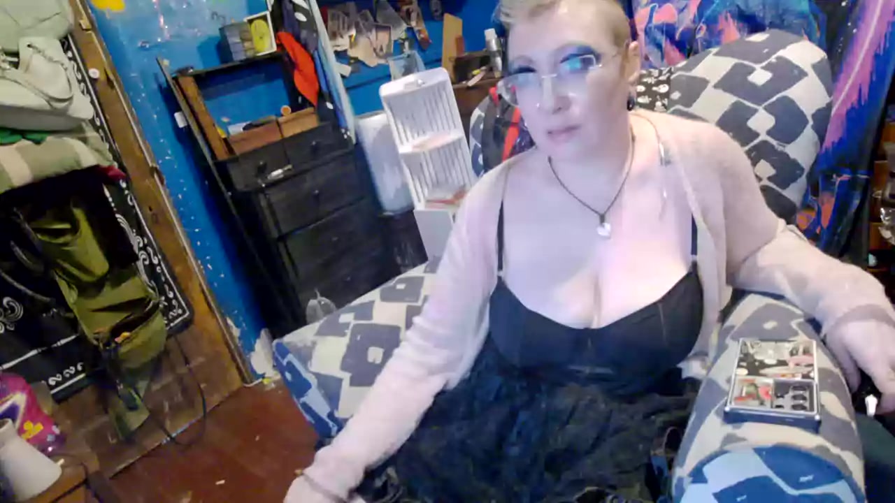 Model - Curvy Siren curvy