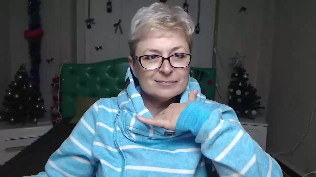 Model - EmiliaGree bigtits