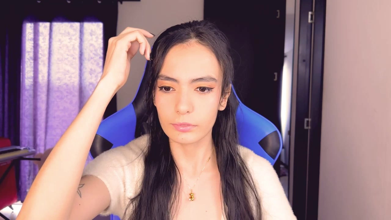 Model - LyzVaalk Exclusive