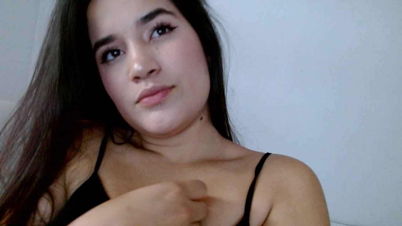 Model - molly deepthroat