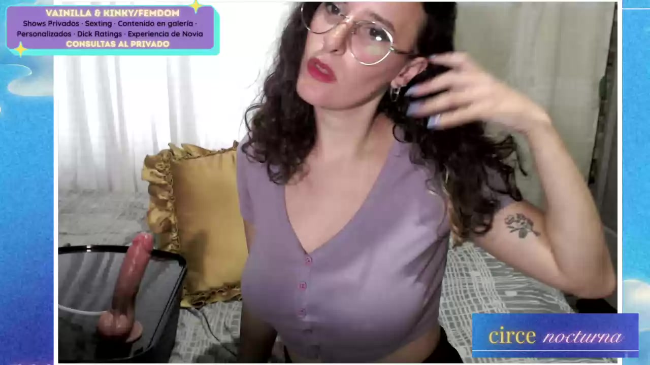 Model - Circe Rubino curvy