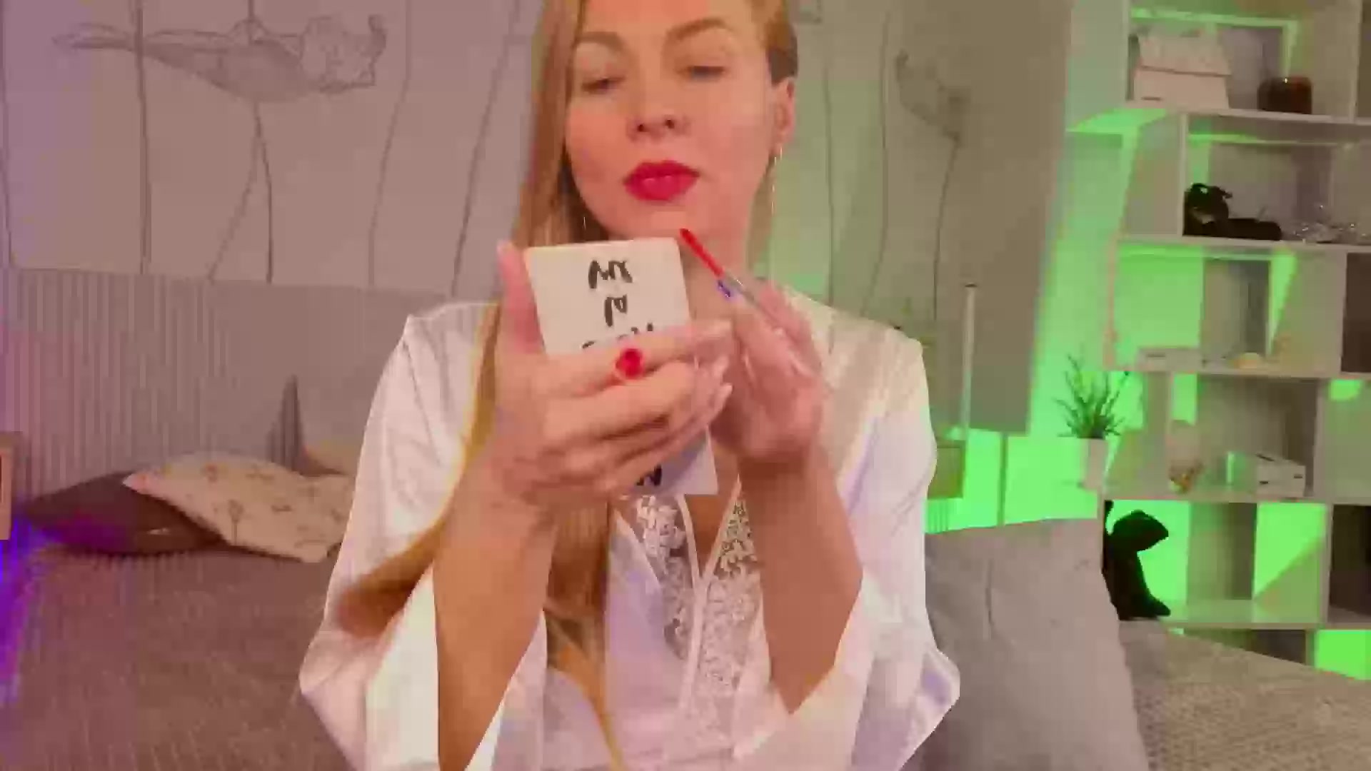 Model - Jennifer mature