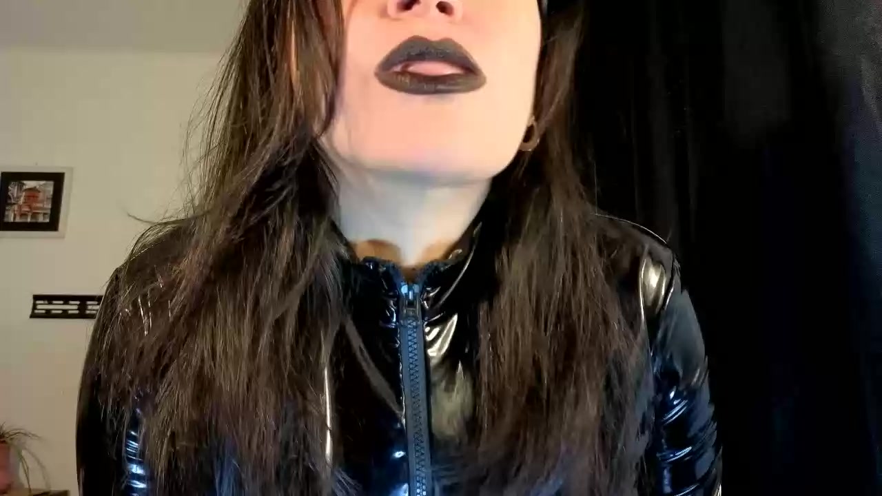 Model - KellyMoss humiliation