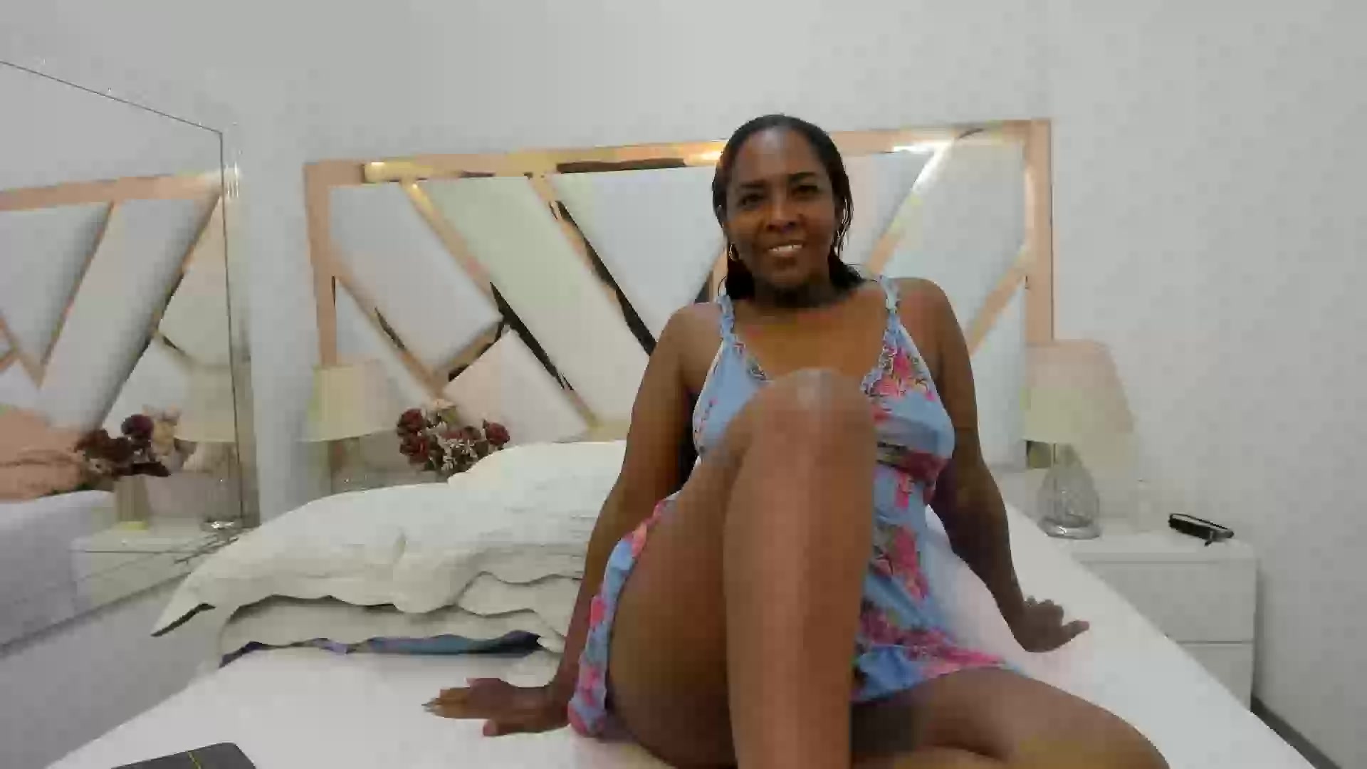 Model - MeridaRoa curvy