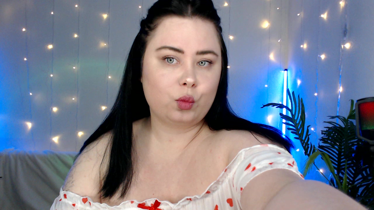 Model - Lina_BBW curvy