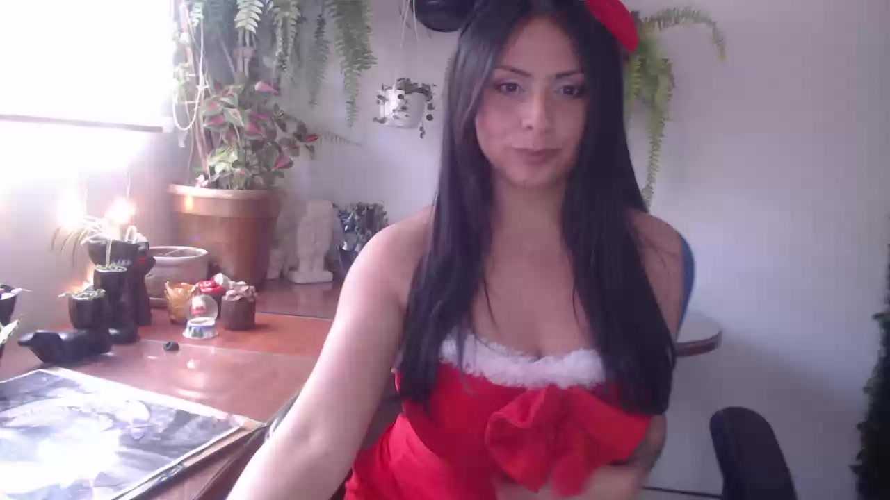 Model - Nicolette Vanderbilt deepthroat