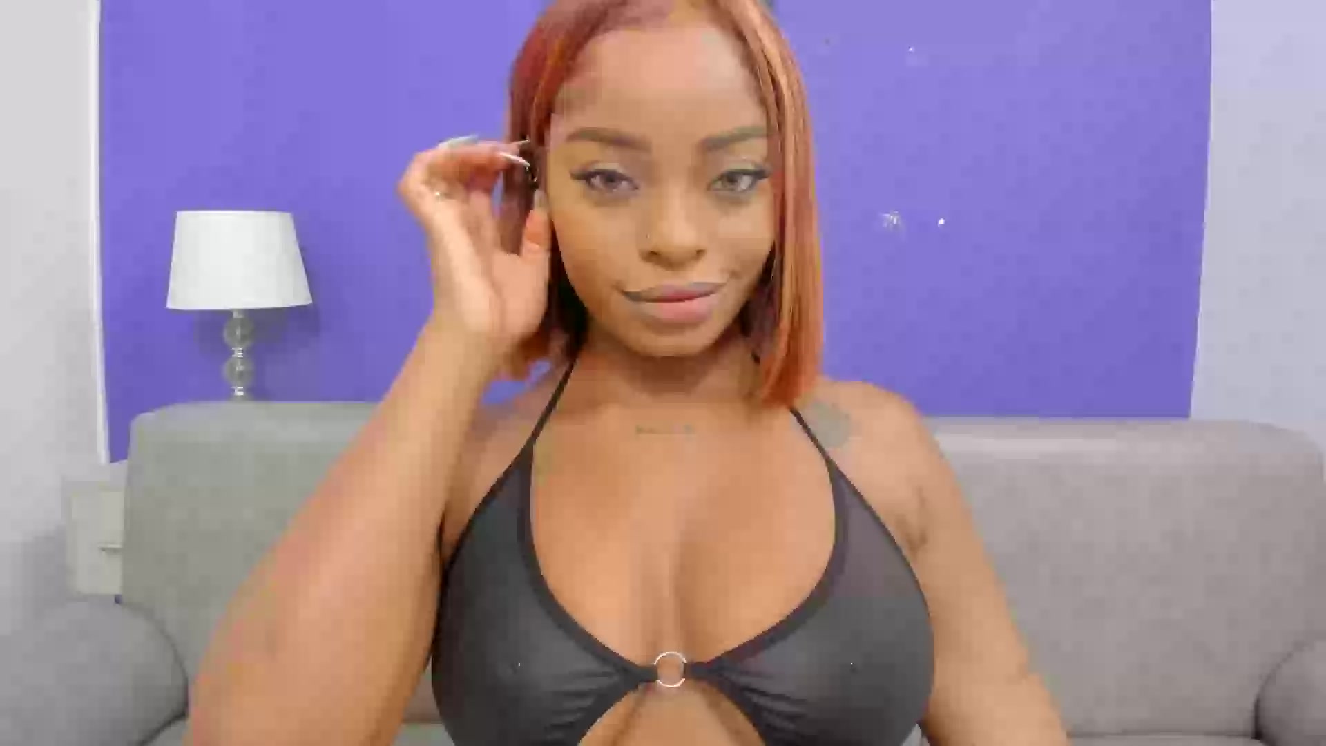 Model - Shantal anal