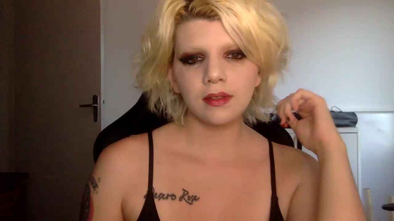 Model - Violet couple