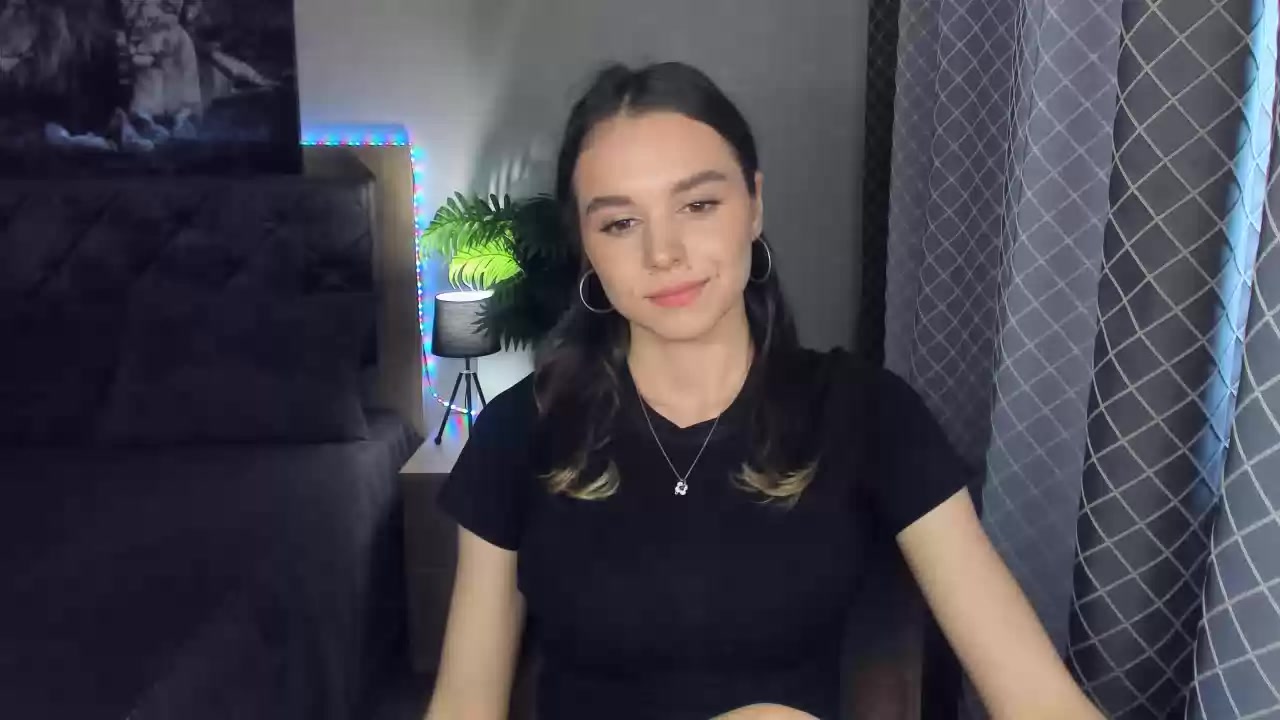 Model - EmelyHoward striptease