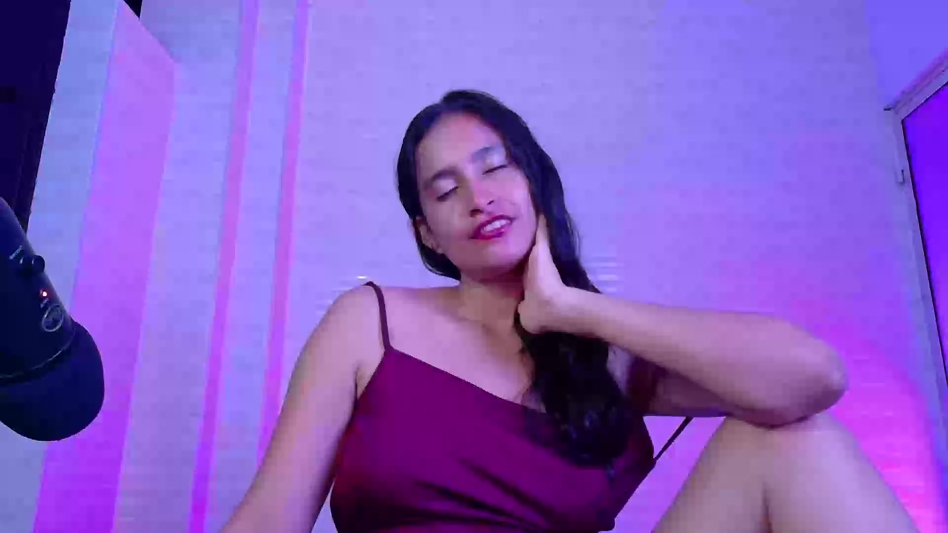 Model - amelie_cam Latin