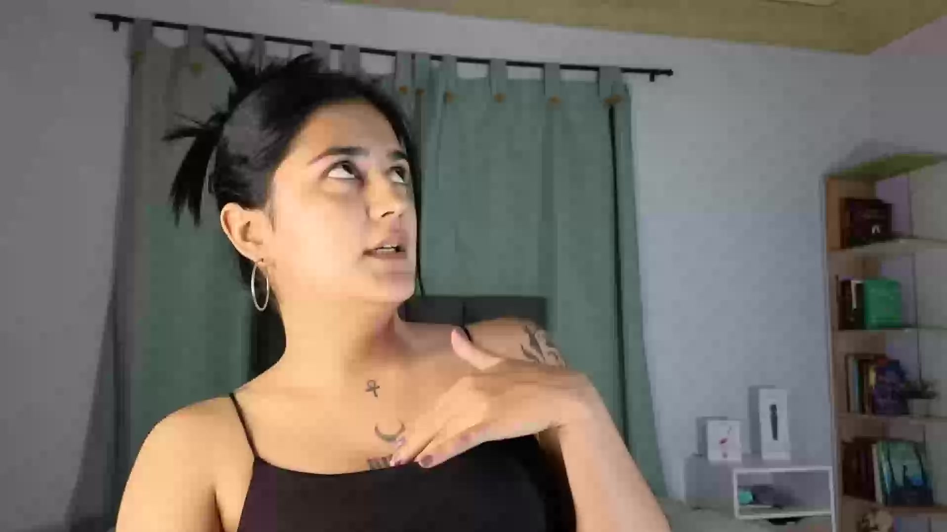 Model - Kylla Walls anal