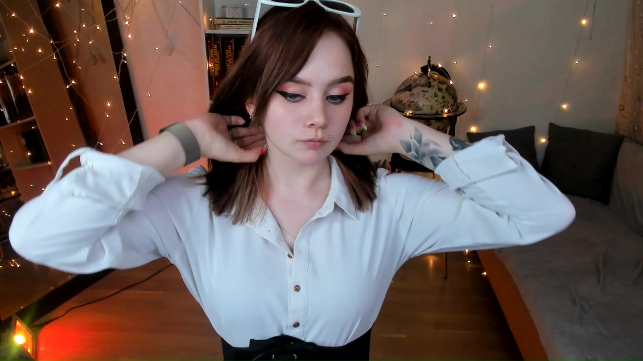 Model - aamyjjamie blowjob