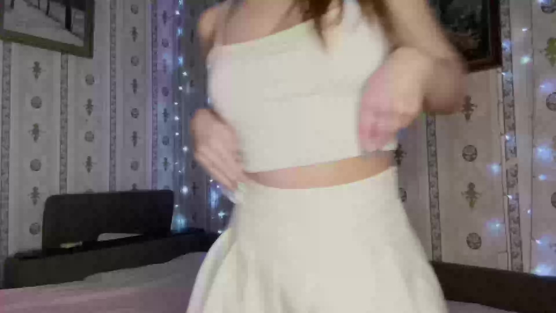 Model - Wendy Oops striptease