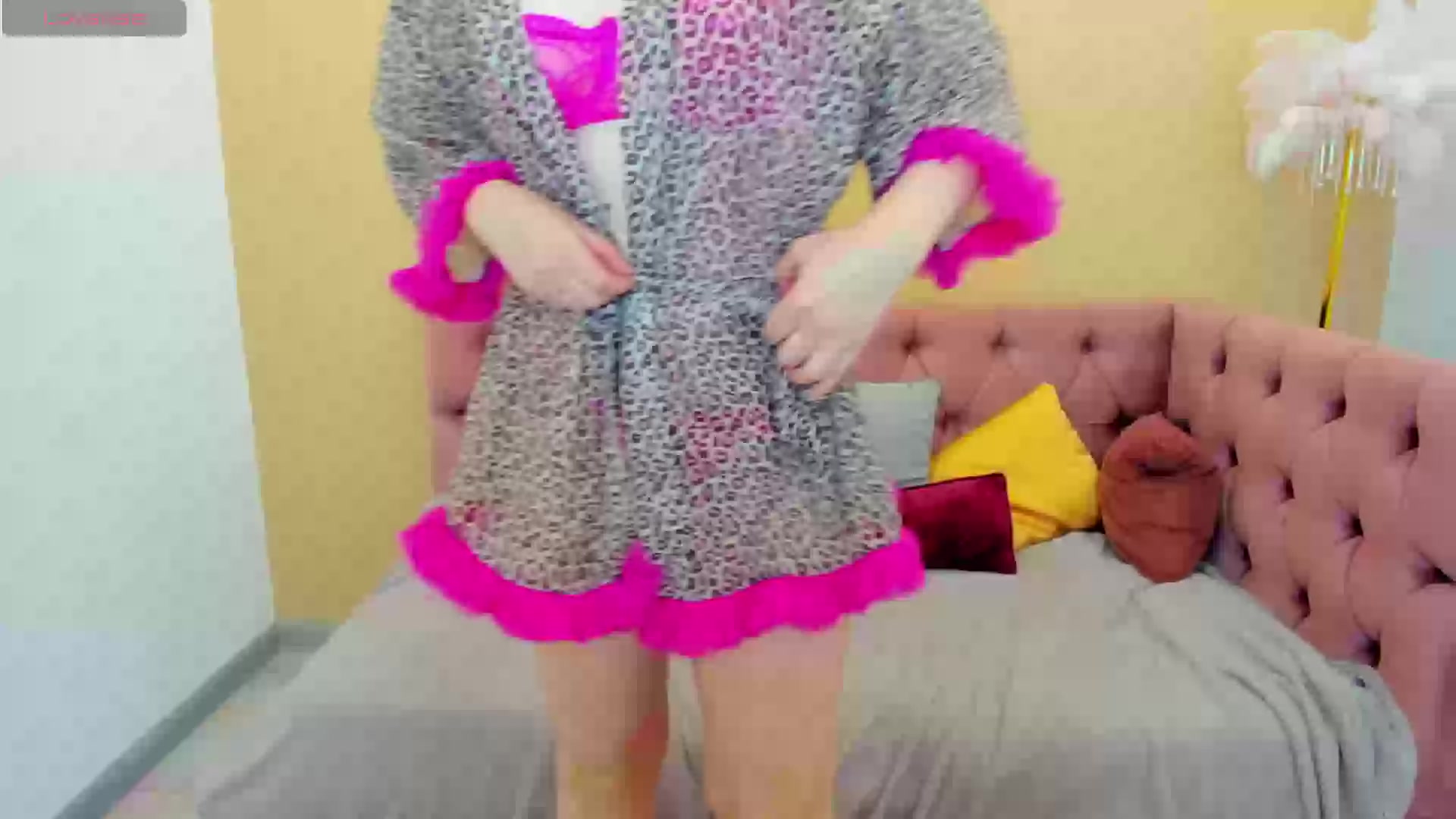 Model - Valerie anal