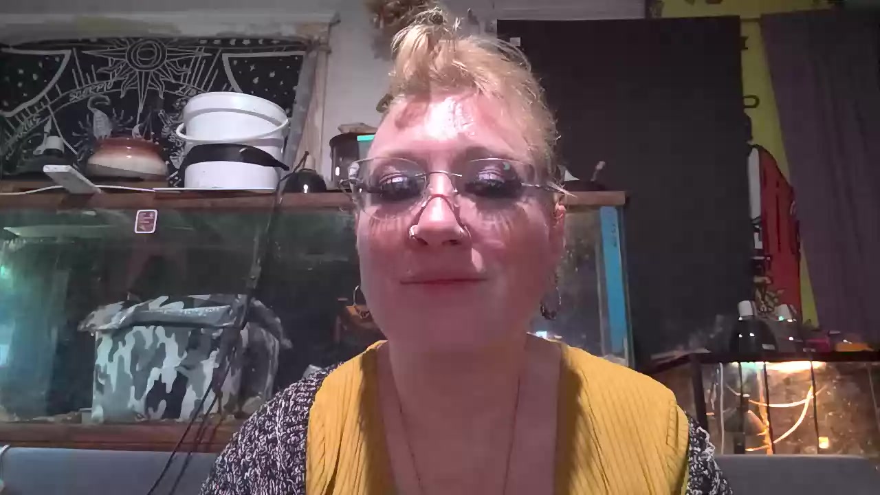 Model - Curvy Siren curvy