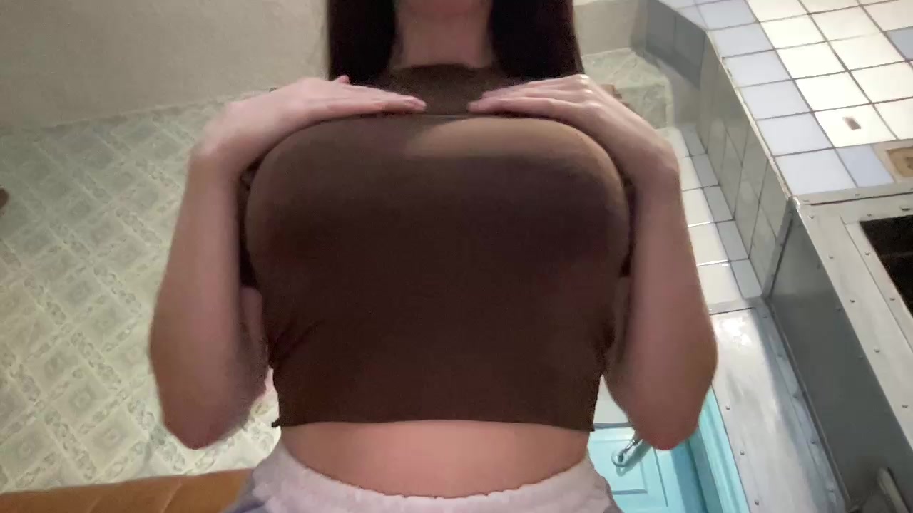 Model - Snow White HUGE TITS cum