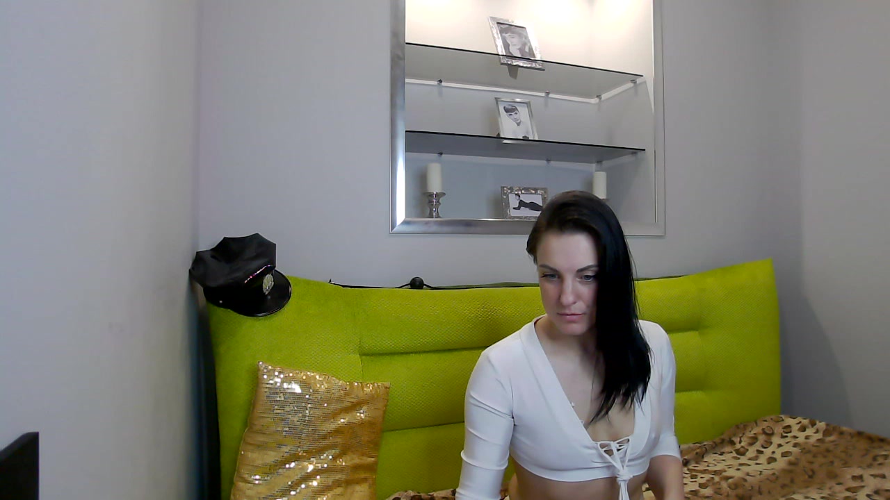 Model - Tressa dildo