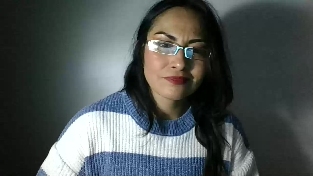 Model - YaeliSweet friendly