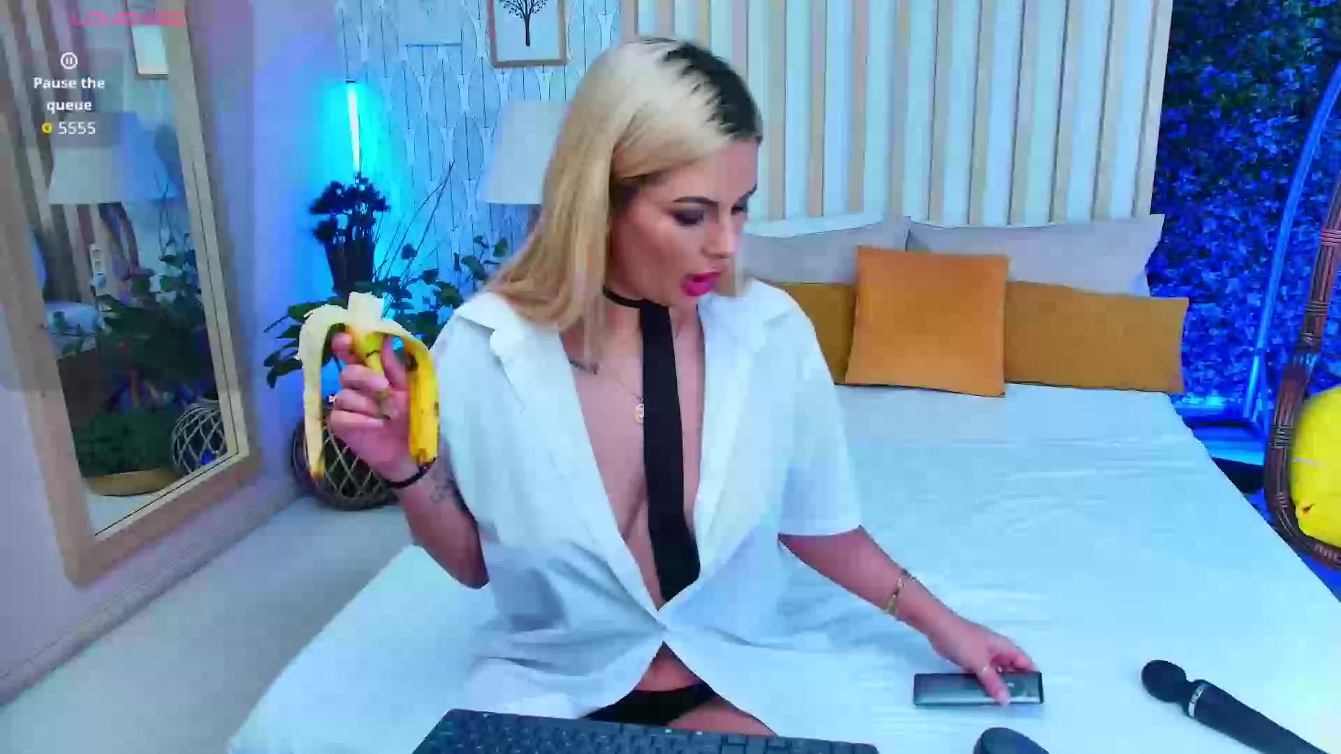 Model - Brianna Hart cei