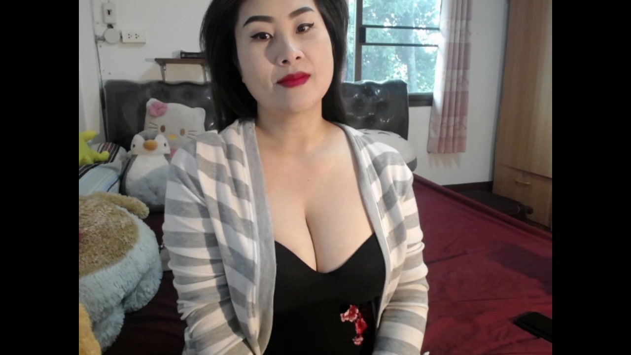 Model - Thaisensual blowjob