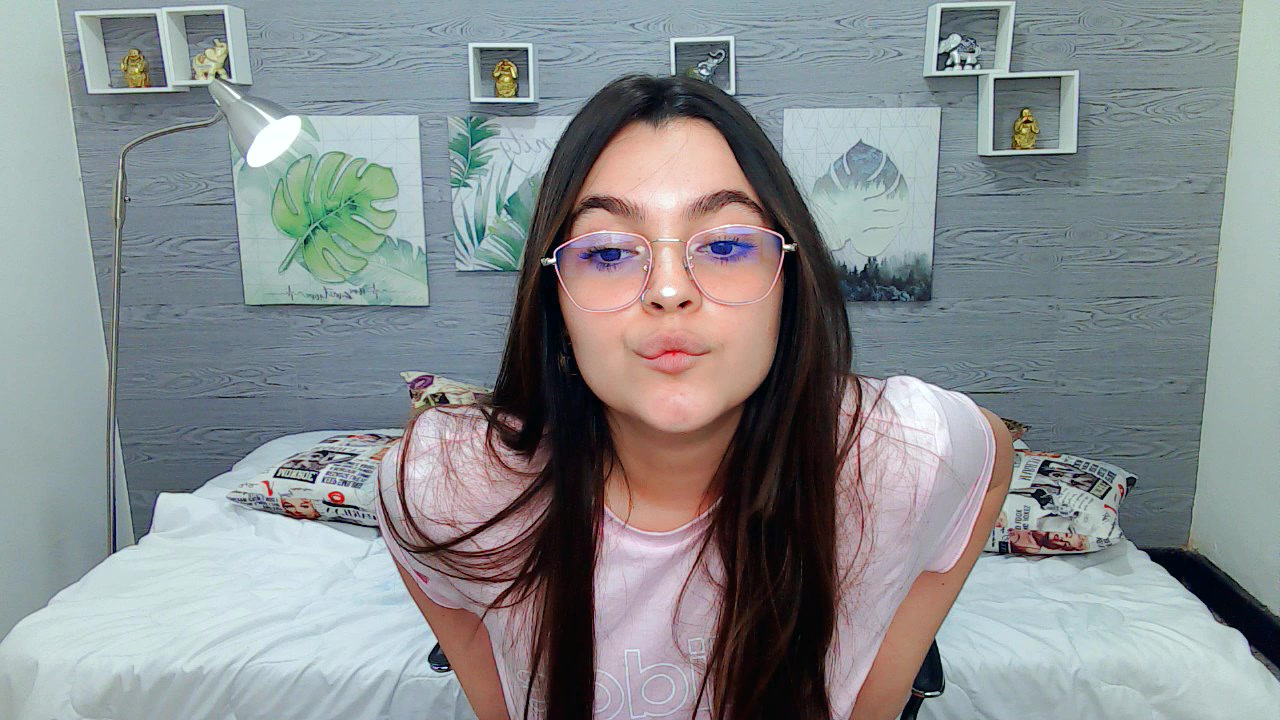 Model - IsCaroline ass