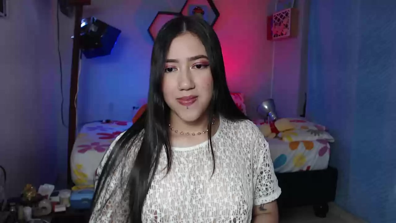 Model - Aurora Cole shakeass