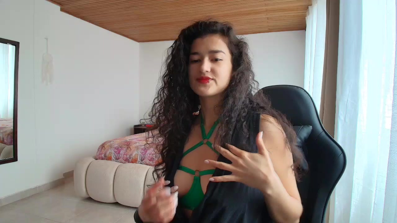 Model - yourdreamgirl curvy