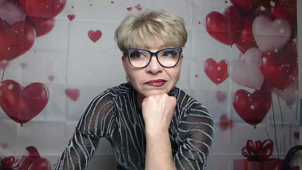 Model - EllaBonito legs