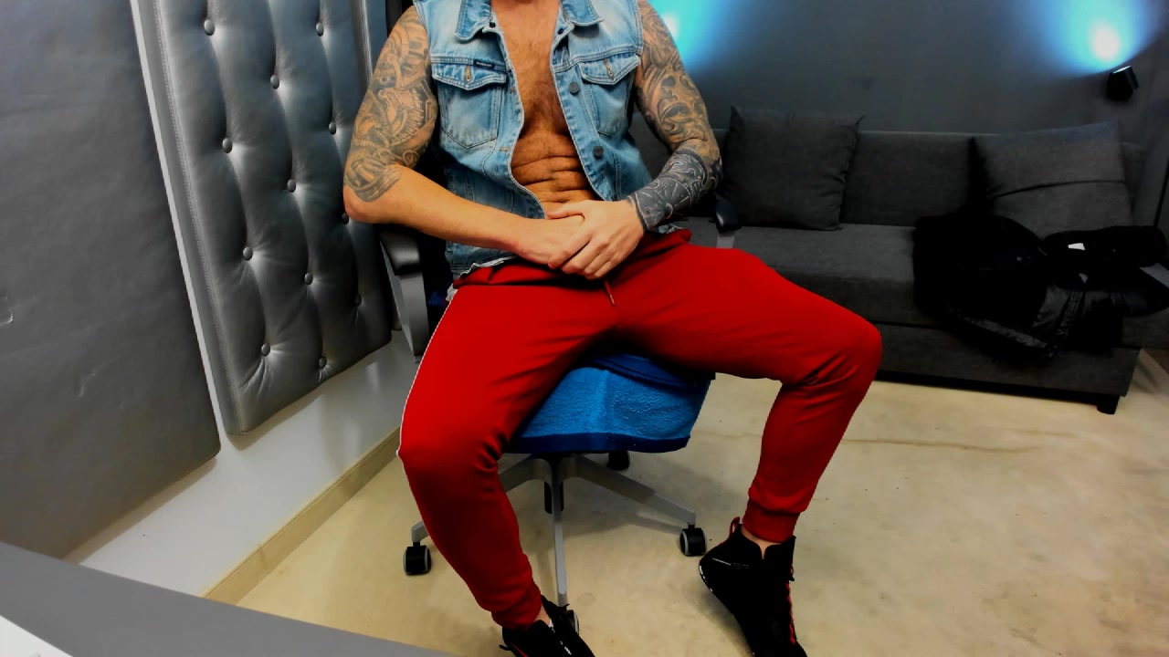 Model - arongrant cum