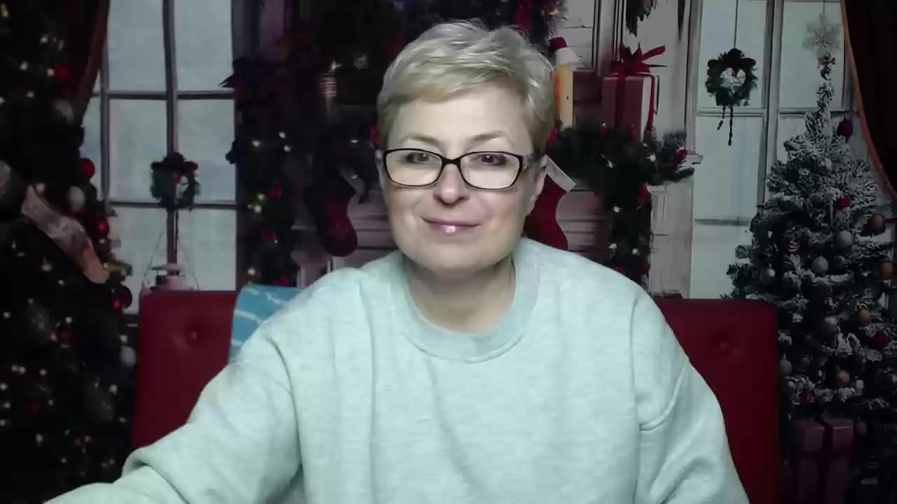 Model - EmiliaGree bigtits