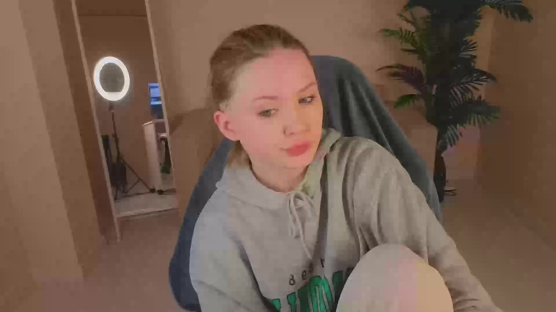 Model - Sirena blowjob