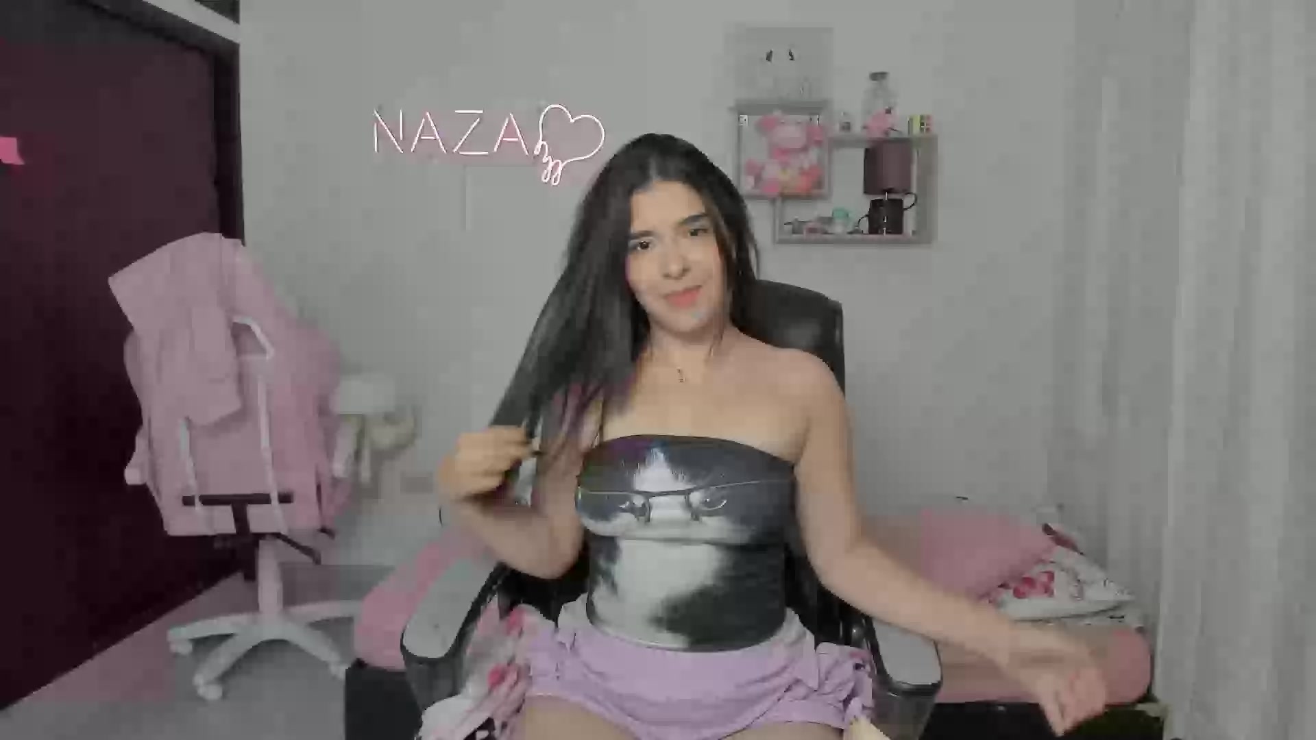 Model - Nazaq latina