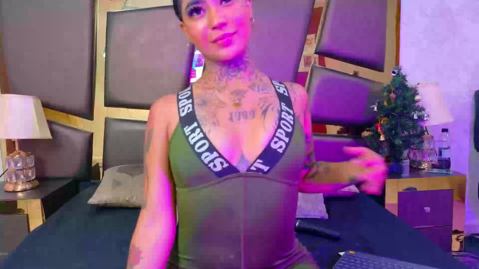 Model - EmilieLake JOI