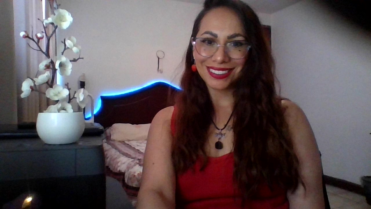 Model - AloLovely friendly