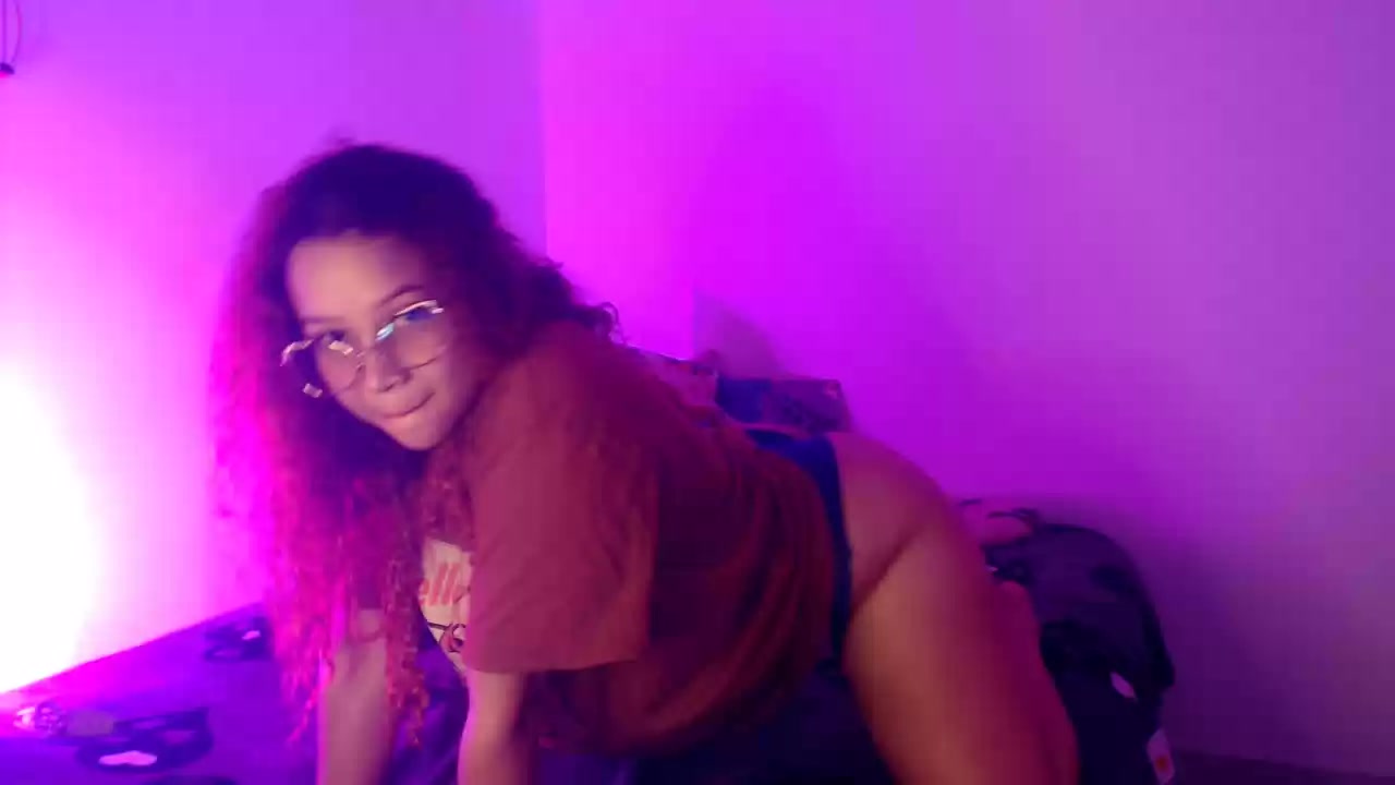 Model - Scarlett Conde ass