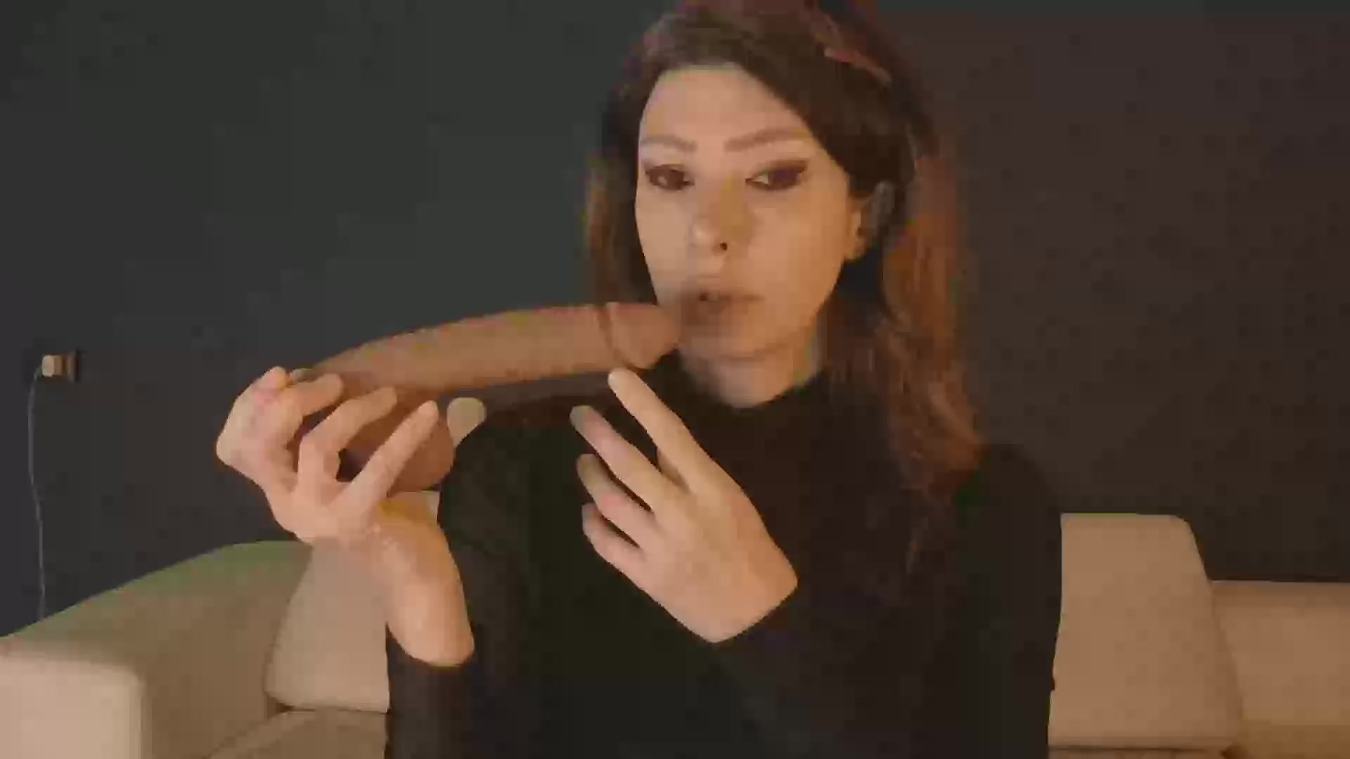 Model - WhiteQueen888 blowjob