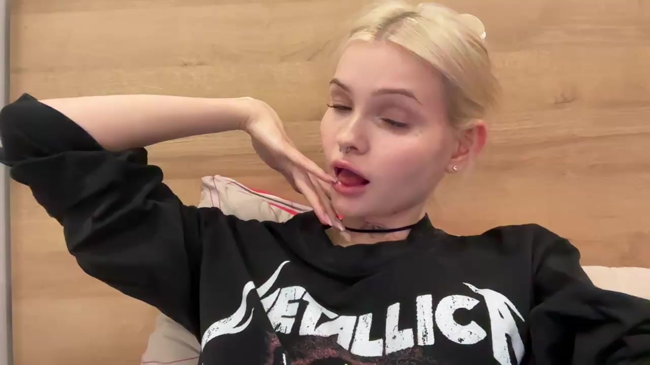 Model - Sofi blowjob