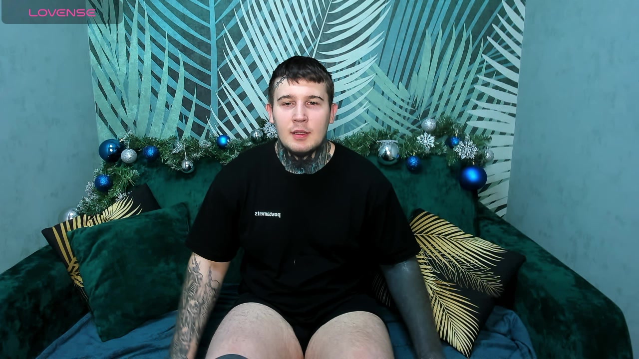 Model - LeoLanister bigballs