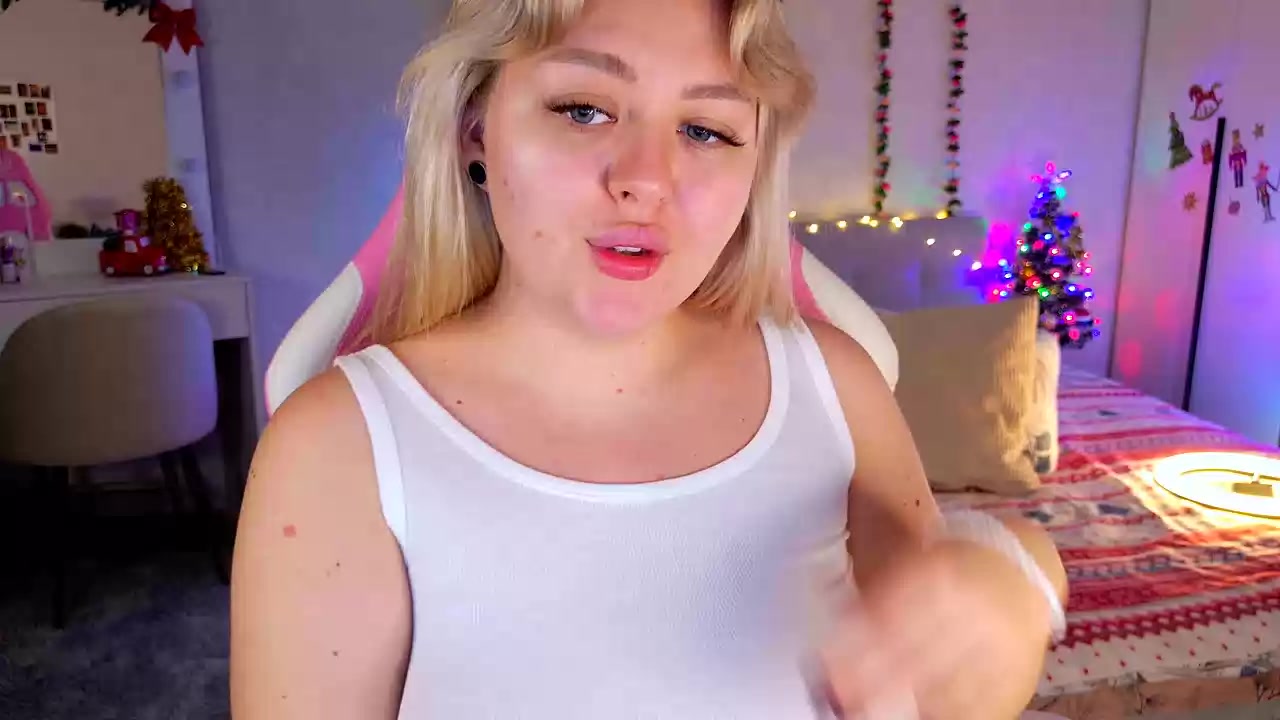 Model - HornyCake deepthroat