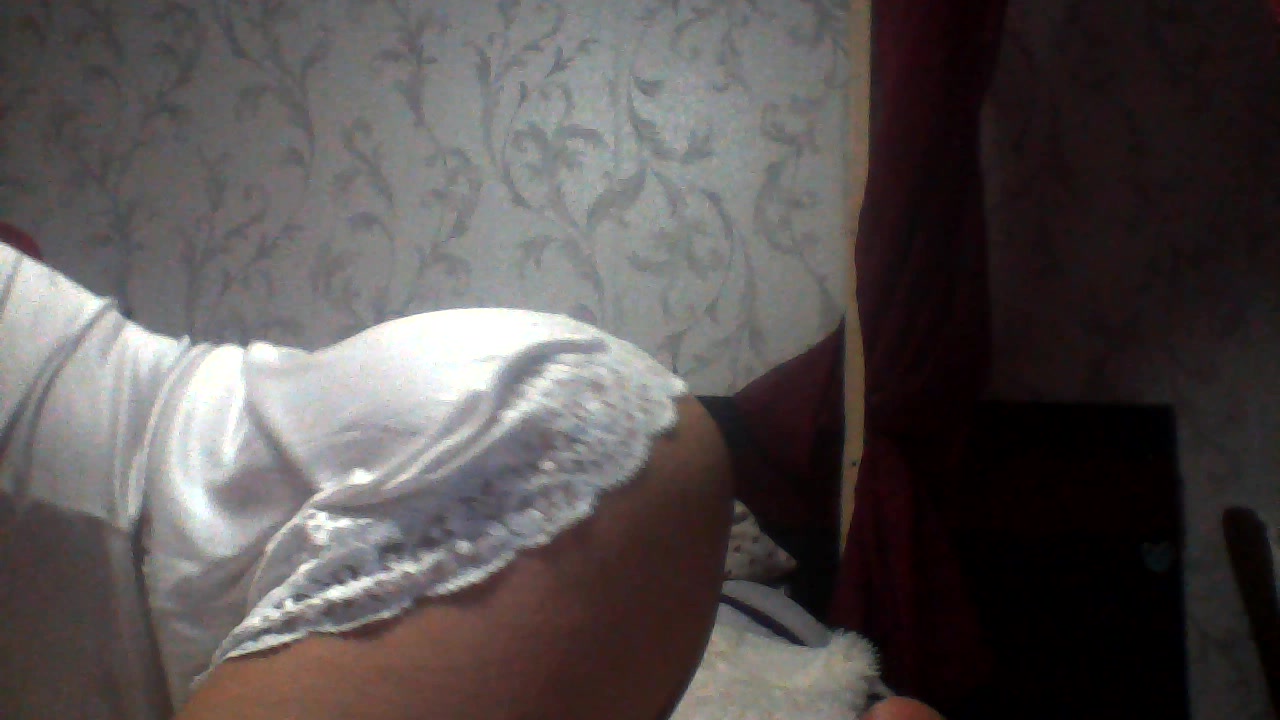 Model - Bella Rosa curvy