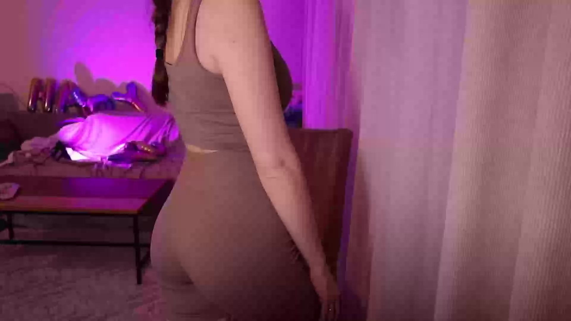 Model - Tanywish redhead