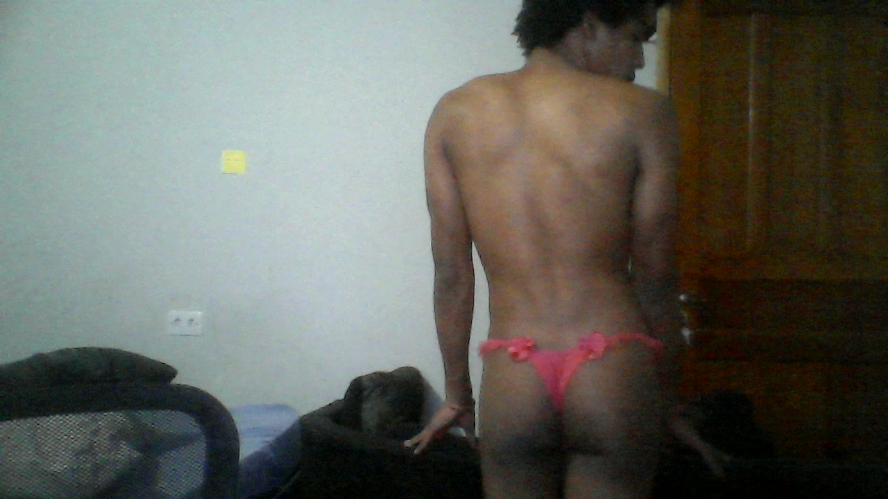 Model - Danny Mills latin