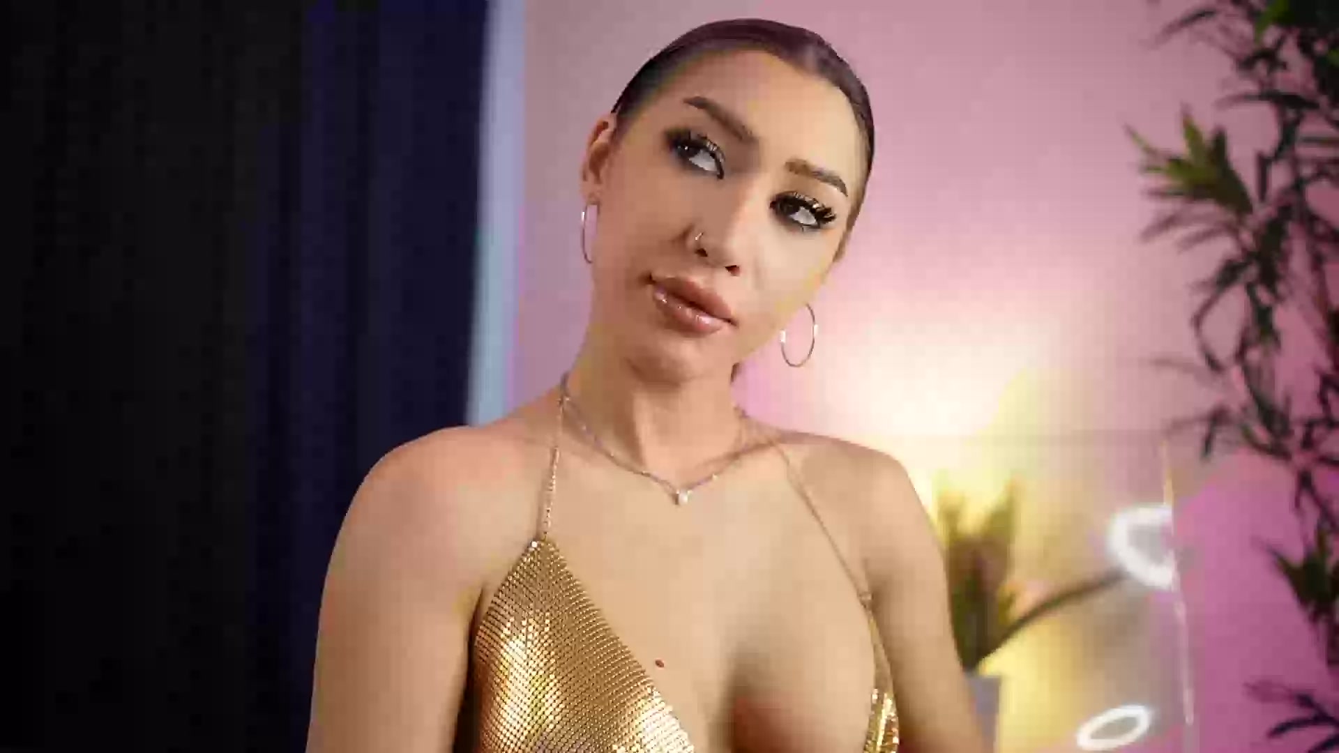 Model - ChloeLee boobs