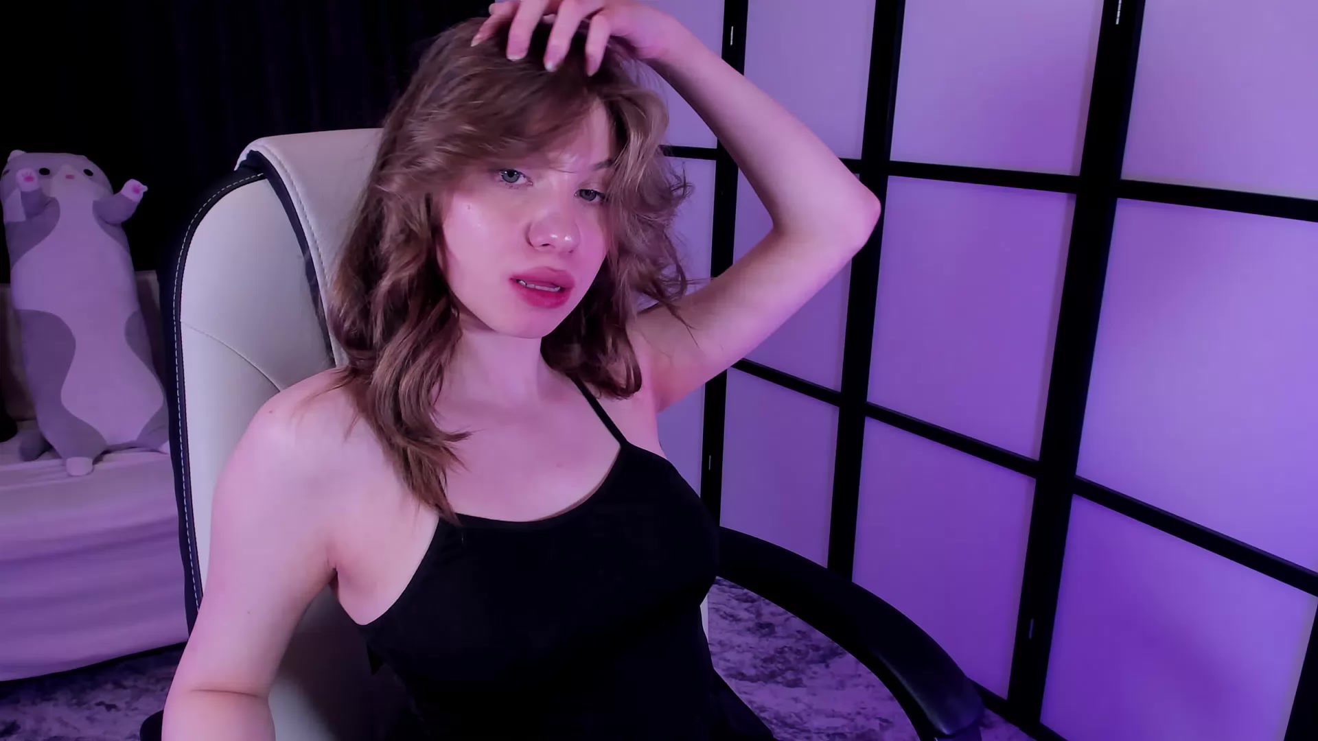 Model - Mona bigboobs