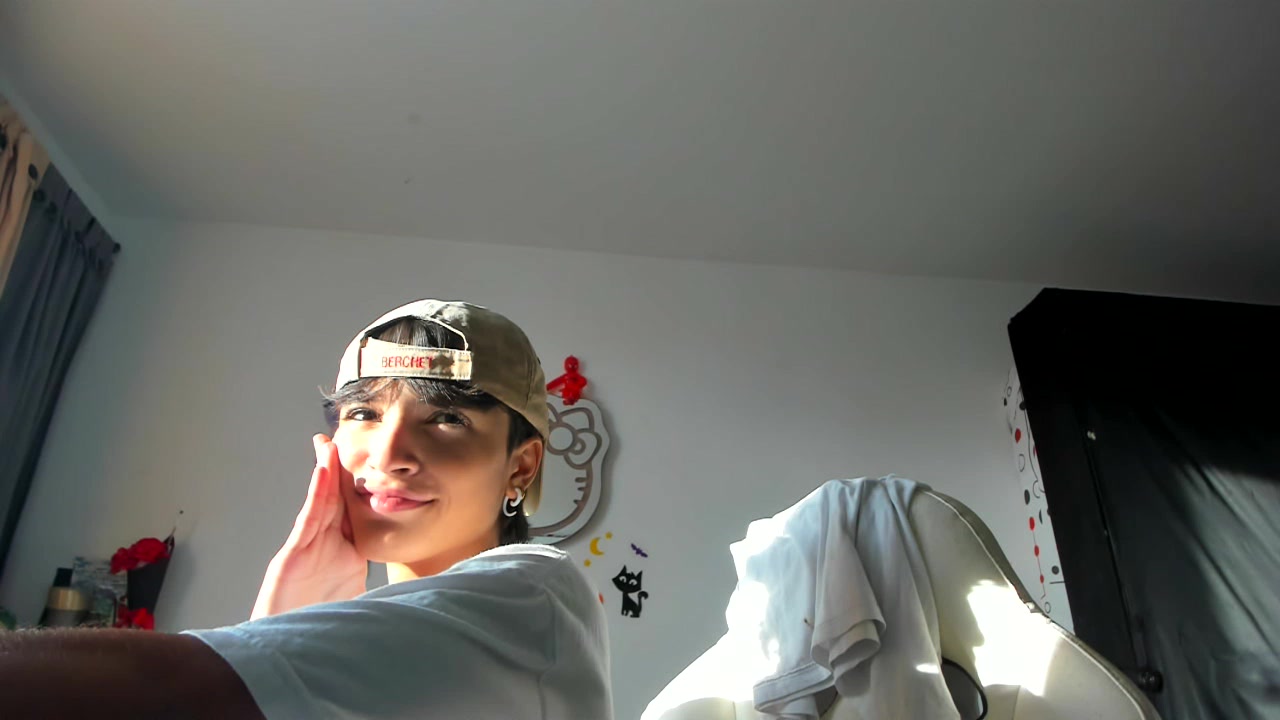 Model - ValenViolette pussy